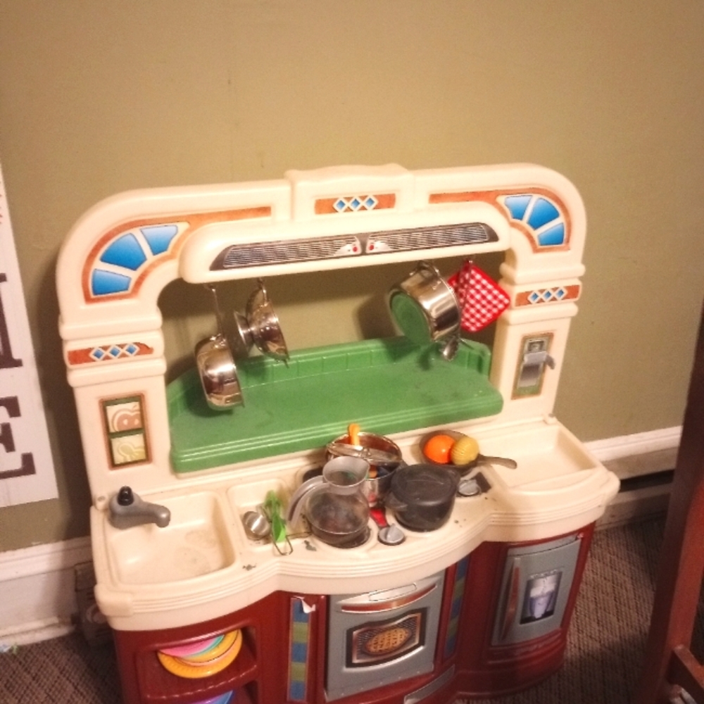 Play kitchen